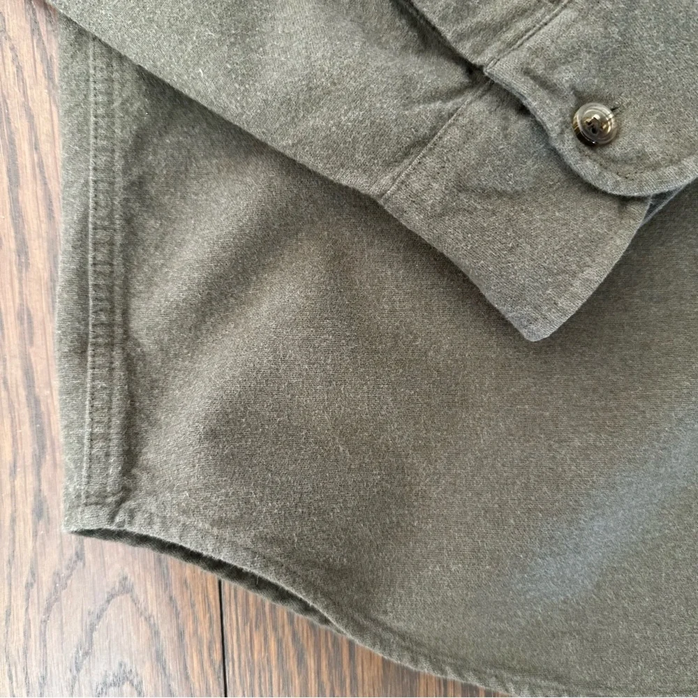 J. Crew Men's Chamois Elbow Patch Cotton Shirt in Dusty Olive Green Medium Slim